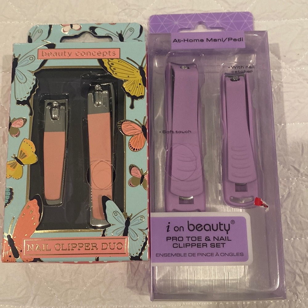 A set of Two mail clips for sale. Brand New never used